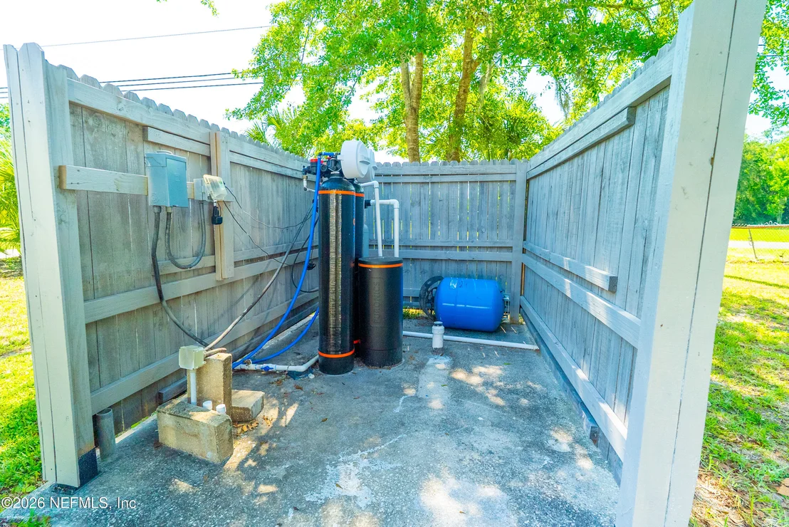 Photo of 1701 JONES Road