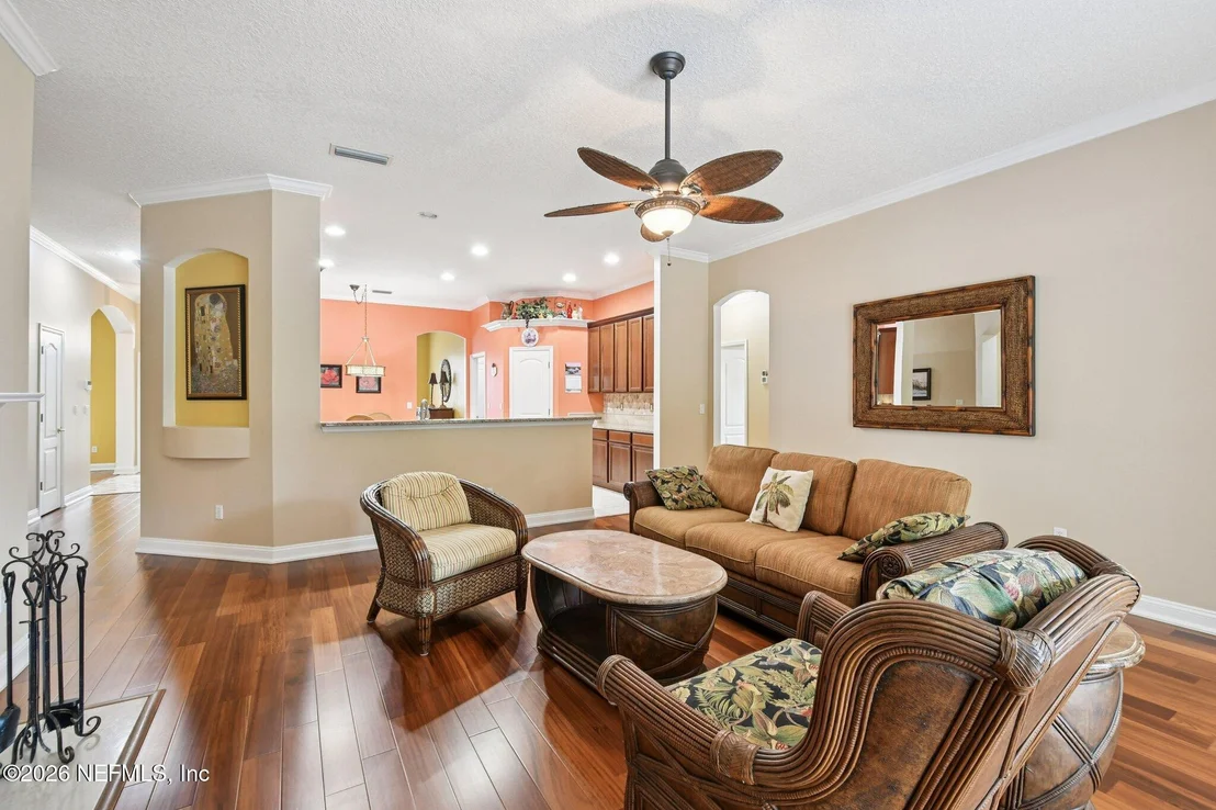 Photo of 145 LAKE RUN Boulevard