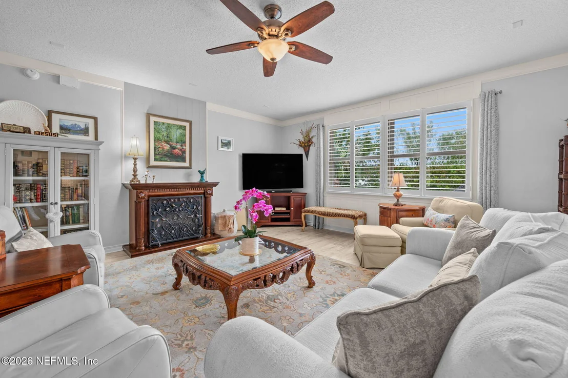 Photo of 216 DEERFIELD GLEN Drive