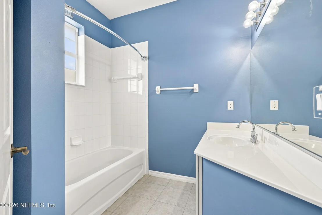 Photo of 629 KNOLLWOOD Lane
