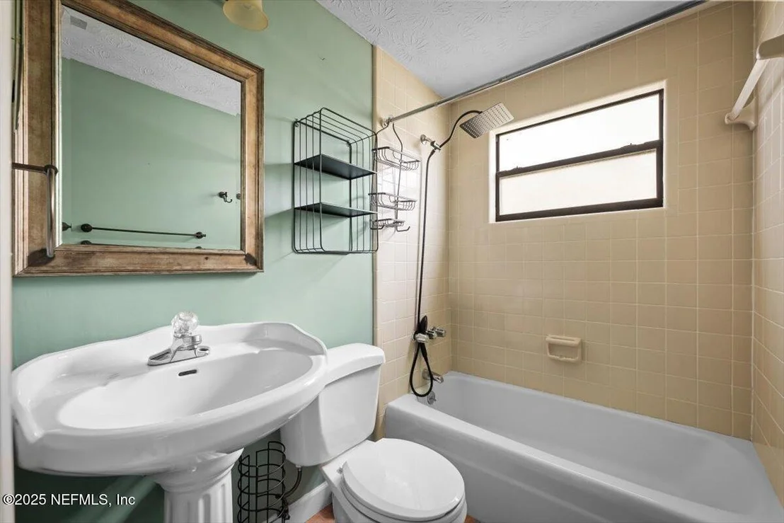 Photo of 360 CANIS Drive W
