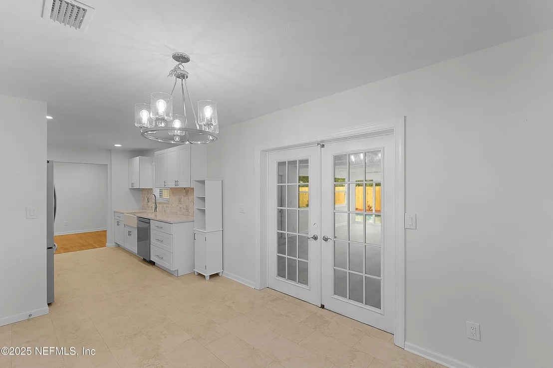 Photo of 10553 HEMMING Road
