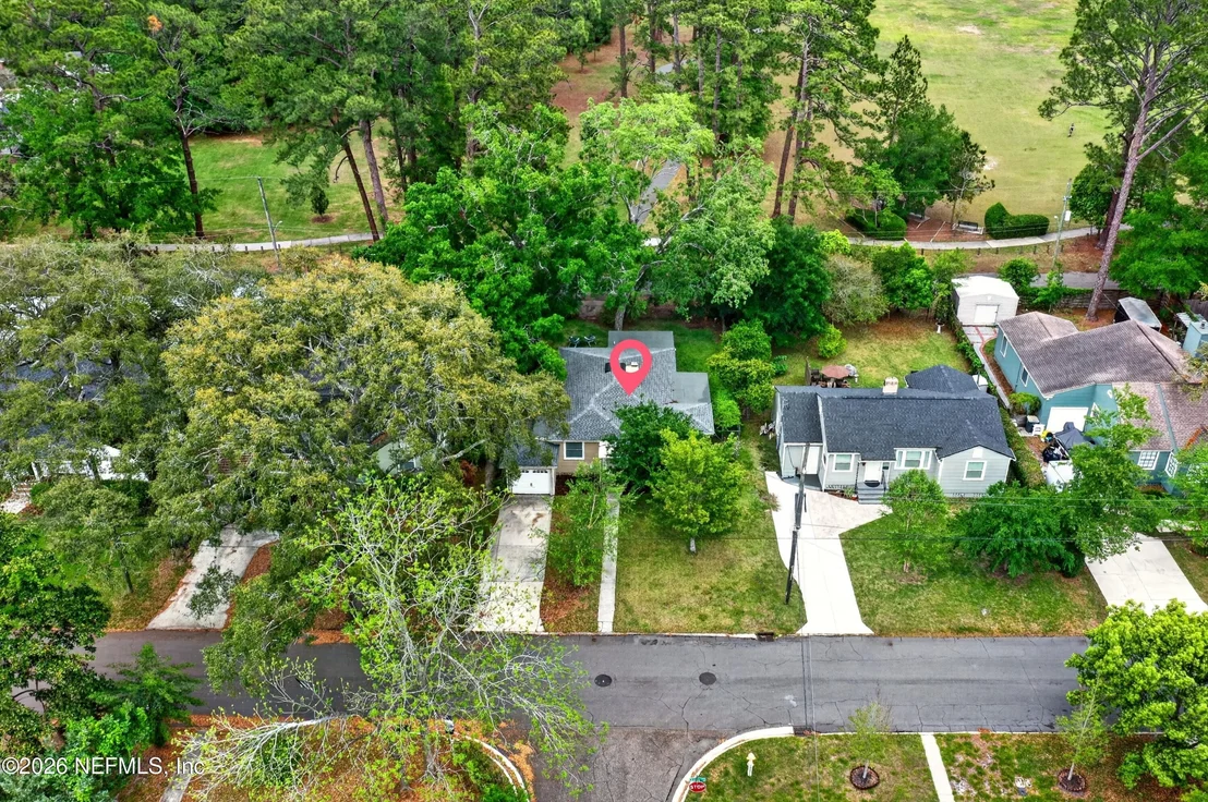 Photo of 1573 CHARON Road