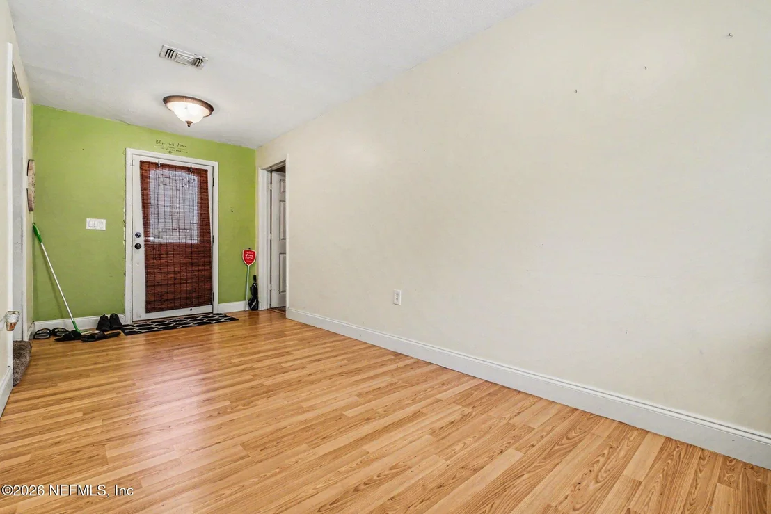 Photo of 527 OGLETHORPE Road