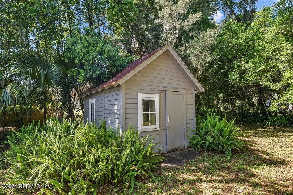 Photo of 231 OLEANDER Avenue