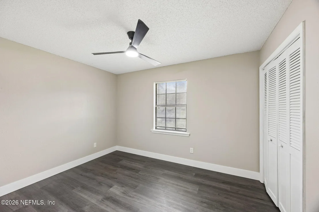 Photo of 1184 SURREY Glen