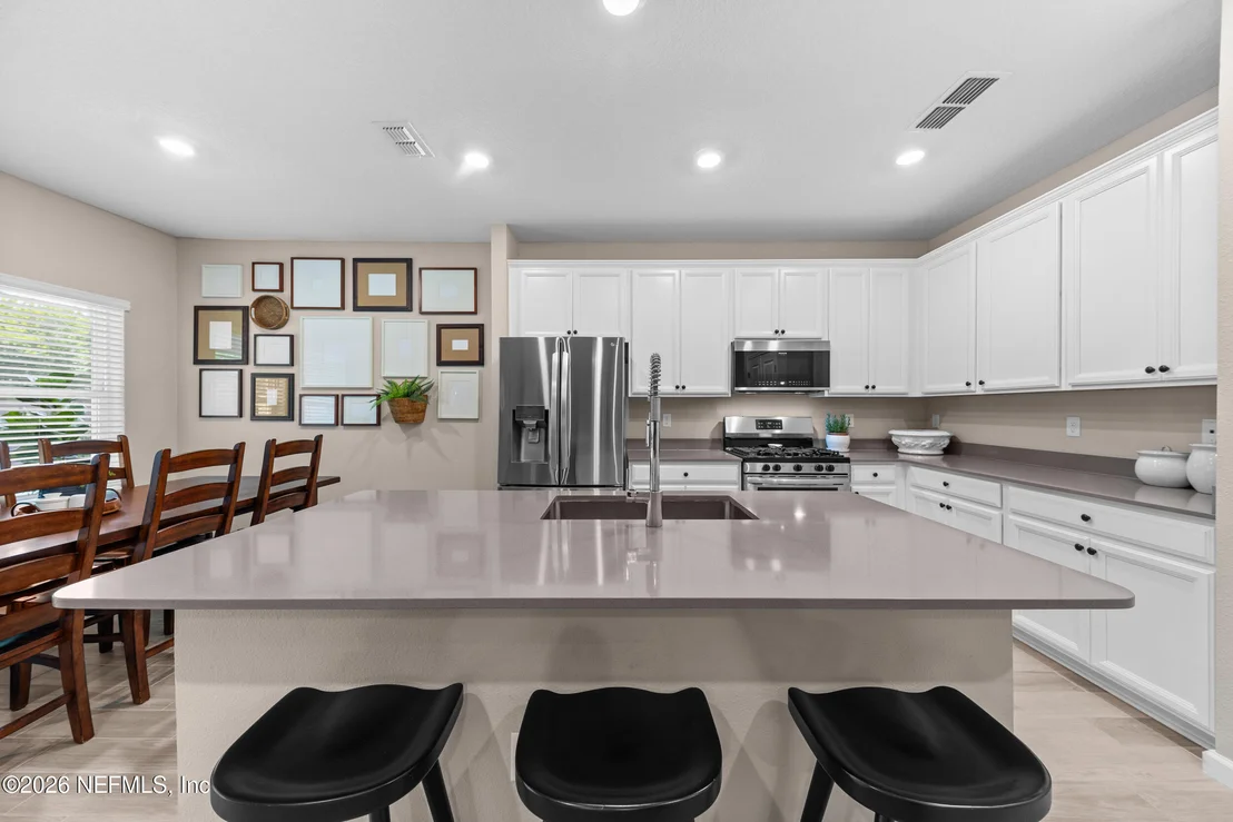 Photo of 105 BLOOMFIELD Way