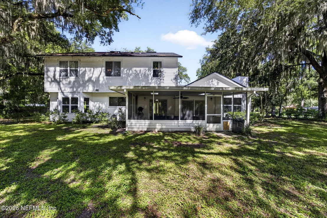 Photo of 8221 FOREST Court