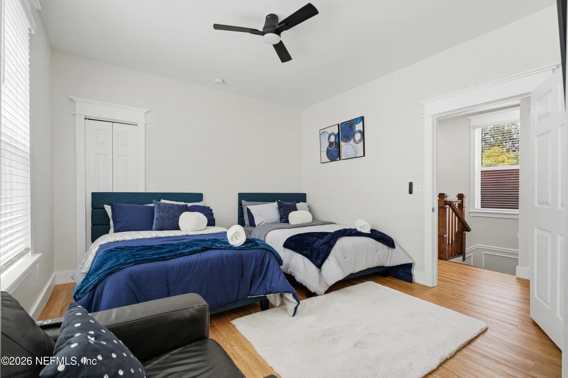 Photo of 1217 WALNUT Street