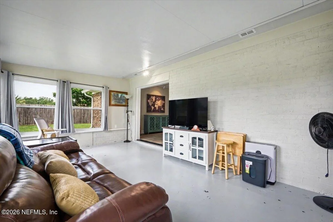 Photo of 1102 MEADOW Drive