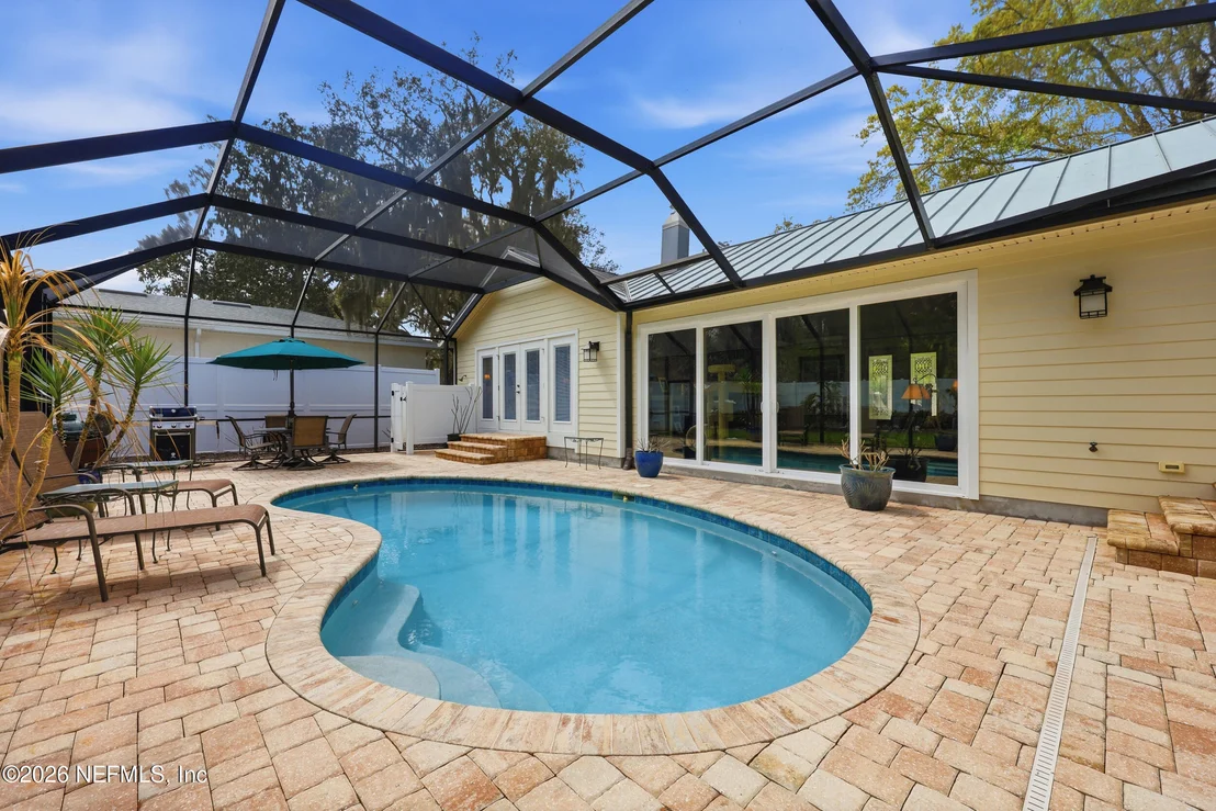 Photo of 17 SYLVAN Drive