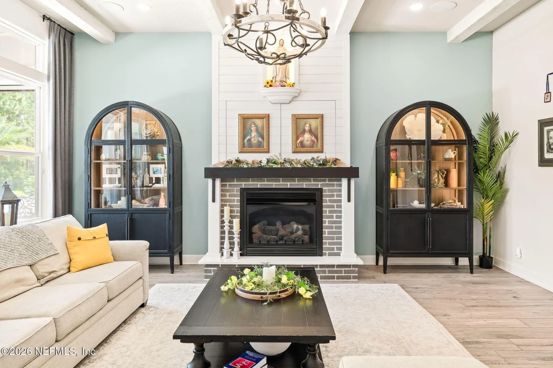 Photo of 681 GLENNEYRE Circle