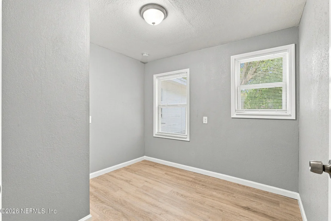 Photo of 3261 TIGER HOLE Road