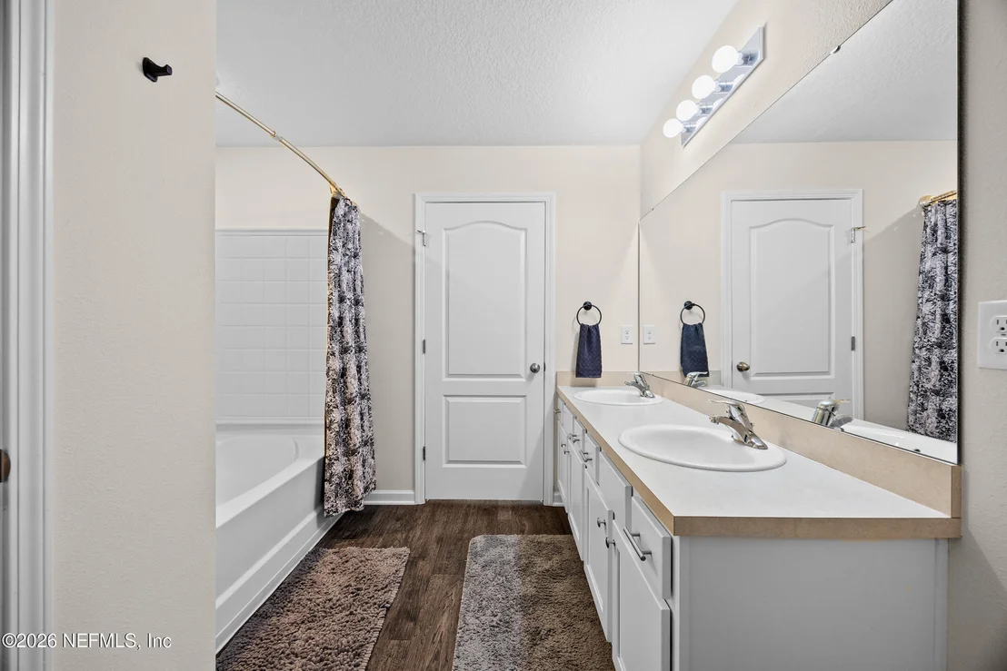 Photo of 70168 ROSEAPPLE Court