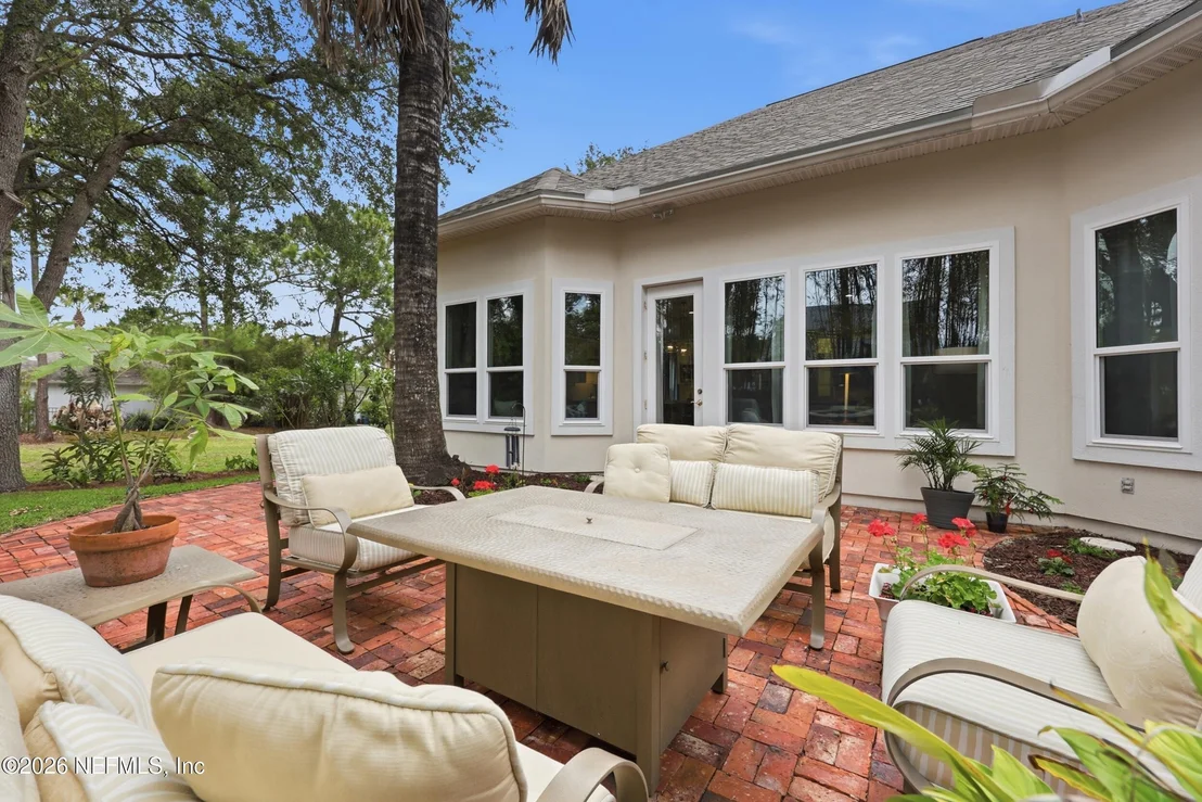 Photo of 521 SUNSET Drive