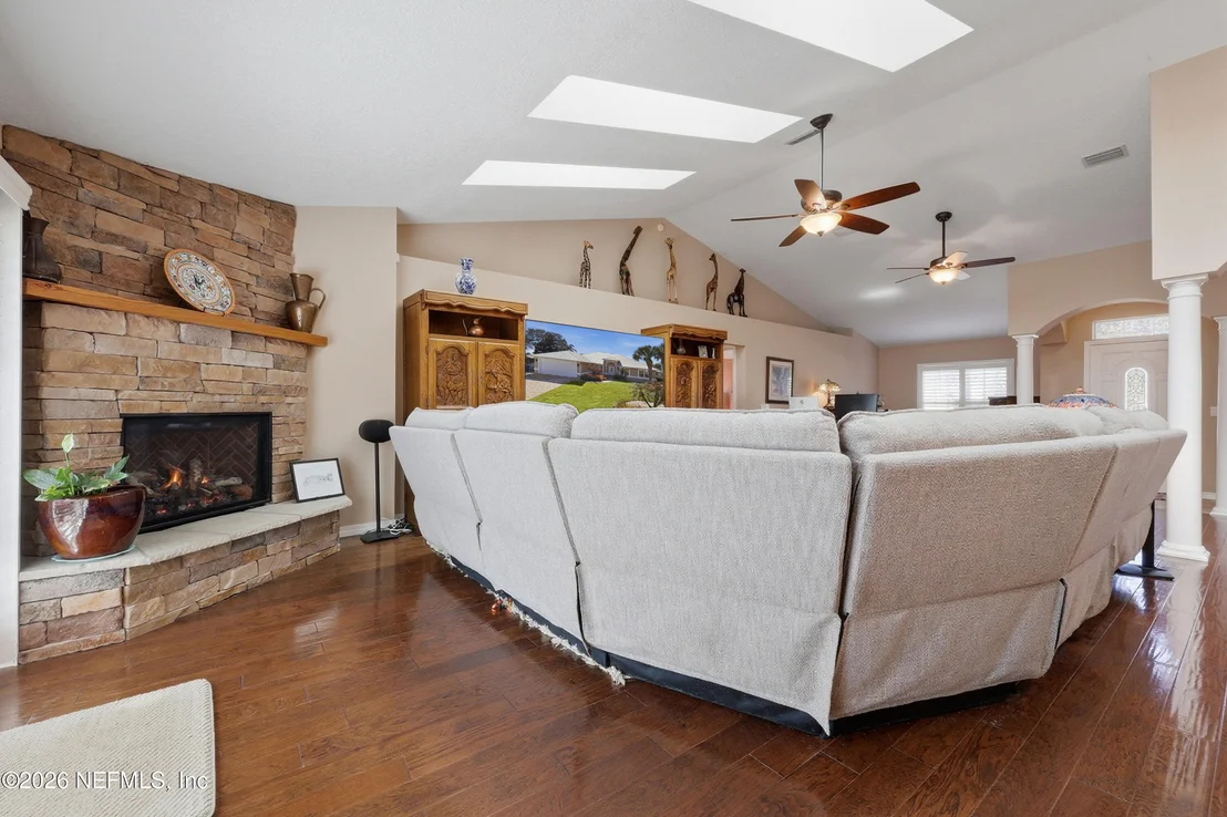 Photo of 225 PIZARRO Road