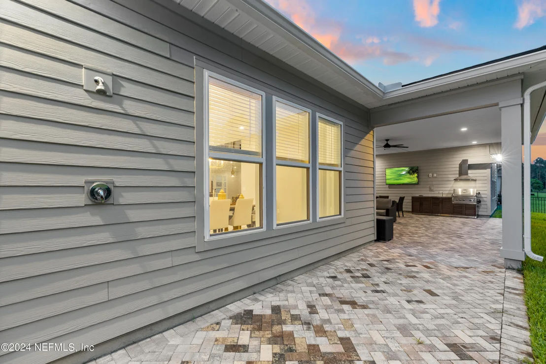 Photo of 10511 SILVERBROOK Trail