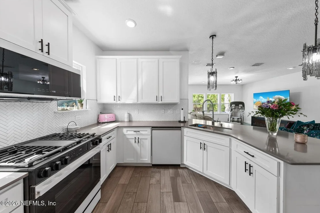 Photo of 204 SILVER CREEK Place