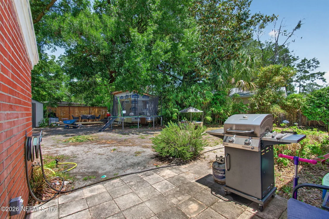 Photo of 1839 CORNELL Road
