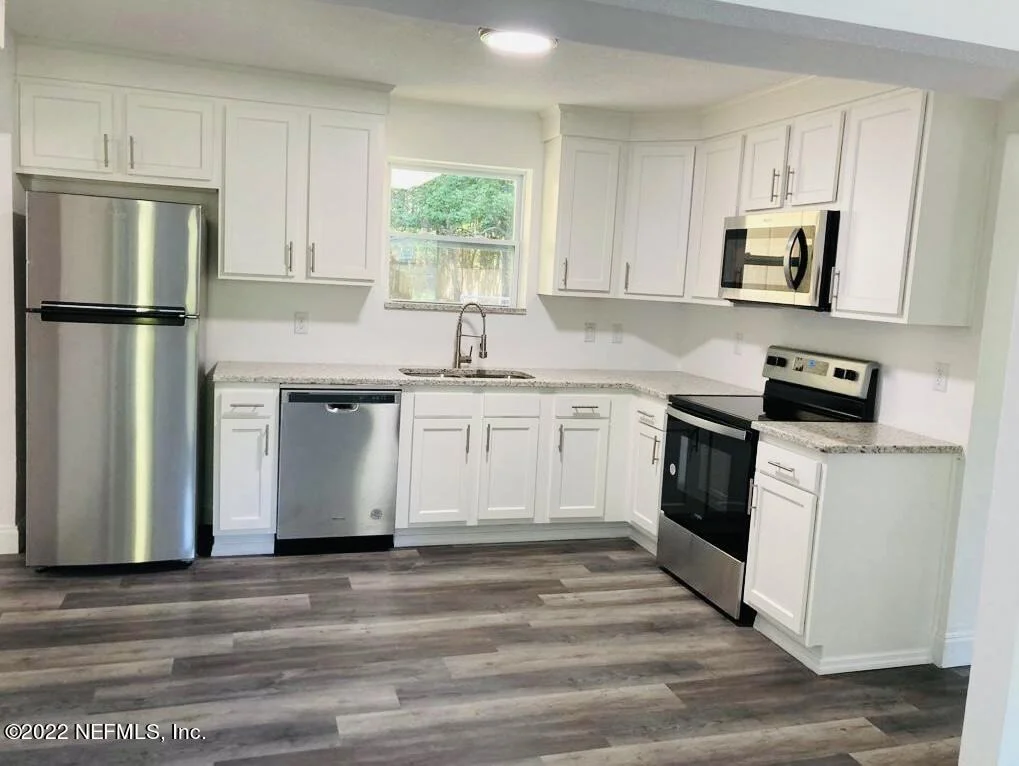 Photo of 5537 ALPHA Avenue