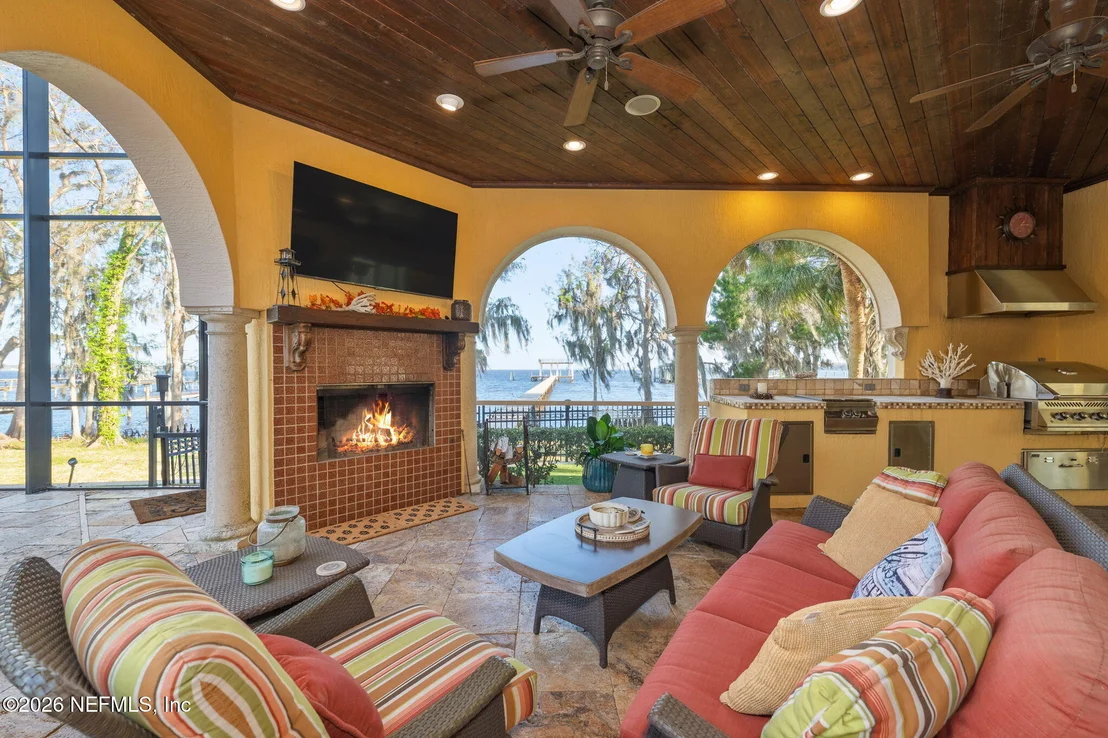 Photo of 1615 SILVER LEAF Way
