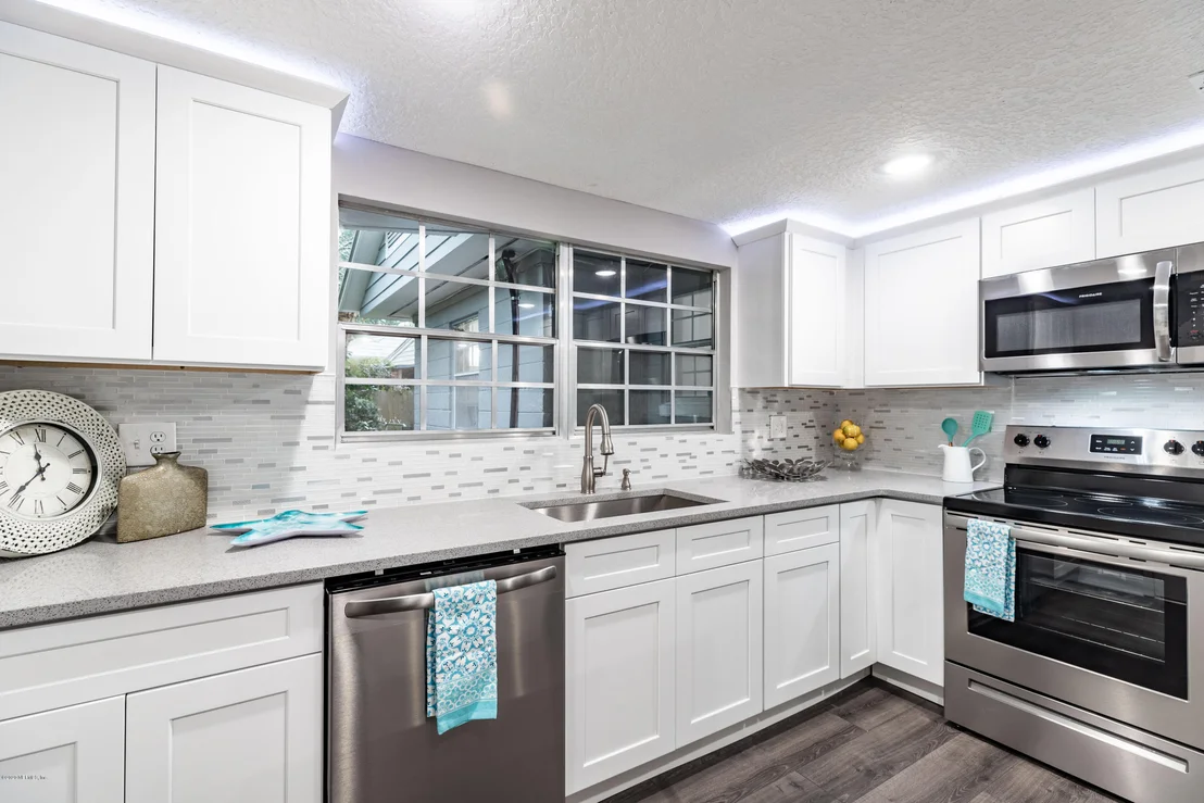 Photo of 335 SPRING FOREST Avenue