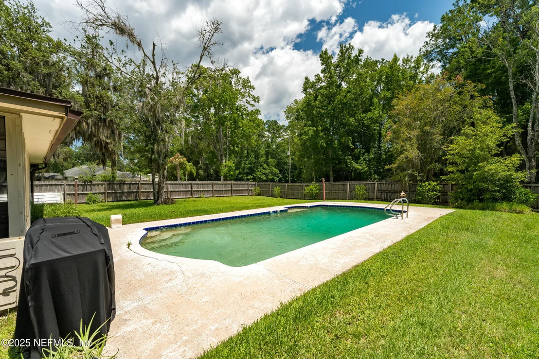 Photo of 530 HICKORY Drive
