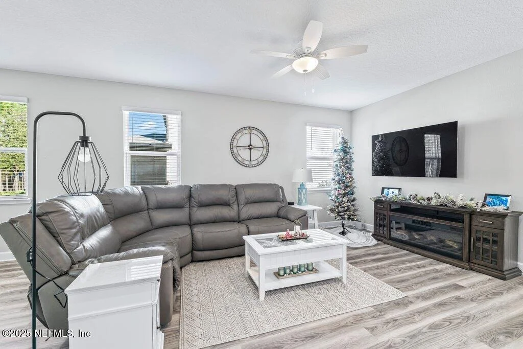Photo of 1917 AMBERLY Drive