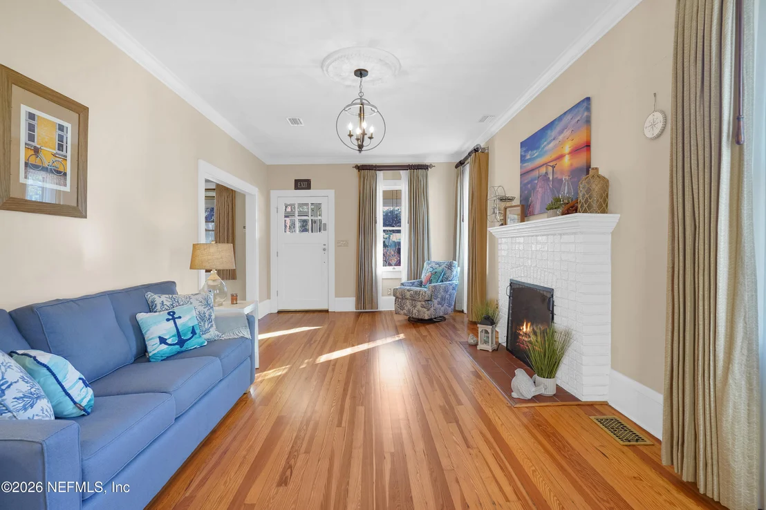 Photo of 28 E PARK Avenue