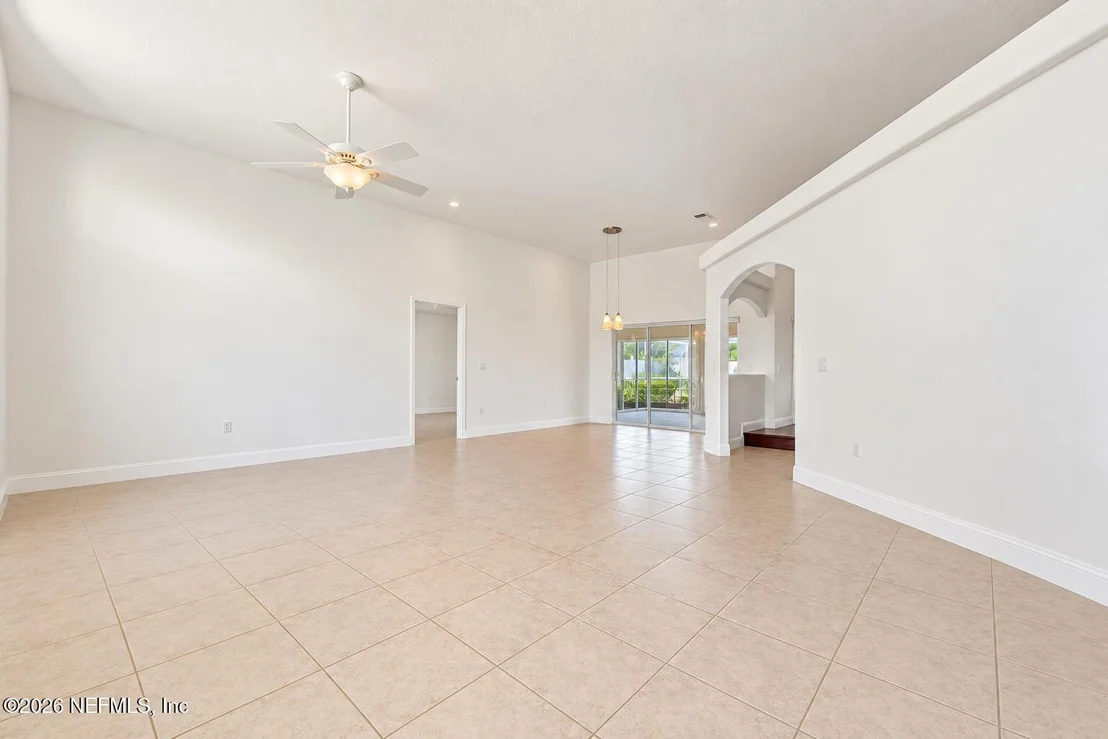 Photo of 8 FIELDSTONE Lane