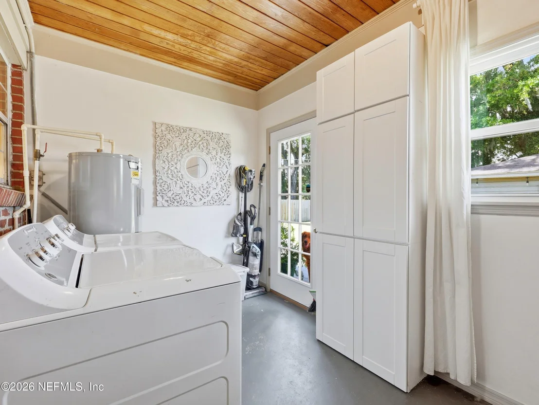 Photo of 1630 MAYVIEW Road