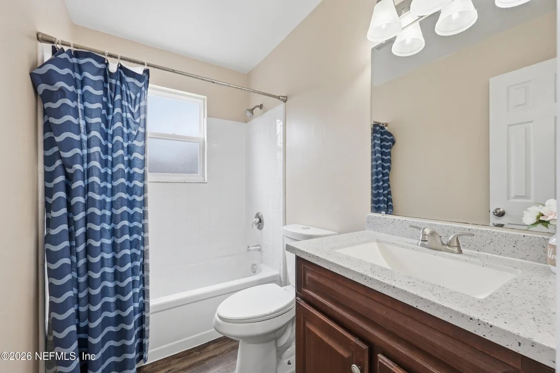 Photo of 2550 OAKVIEW Drive