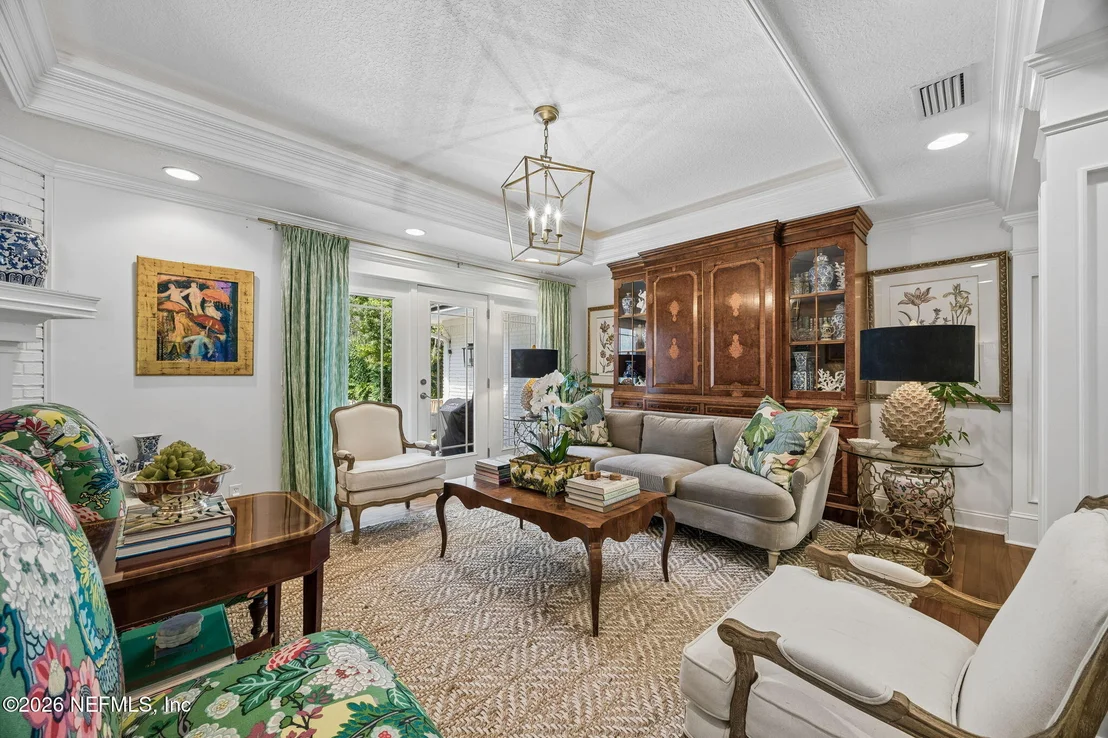 Photo of 1237 MAPLETON Road