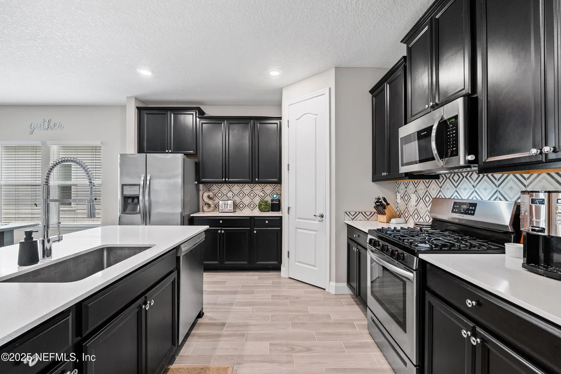 Photo of 551 BROOMSEDGE Circle