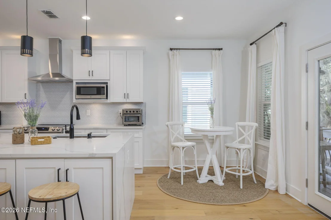 Photo of 38 MAGNOLIA Avenue