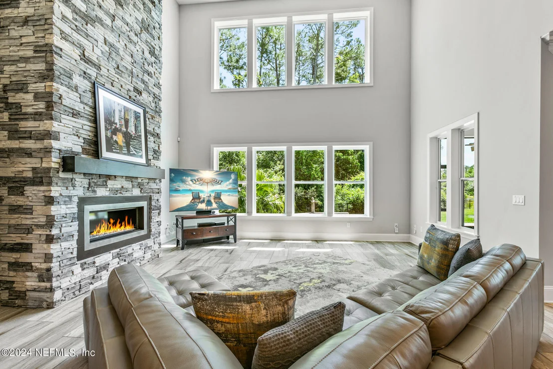 Photo of 863 OLD BLUFF Drive