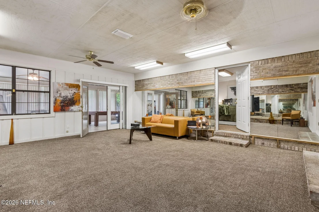 Photo of 794 CAMERON Drive