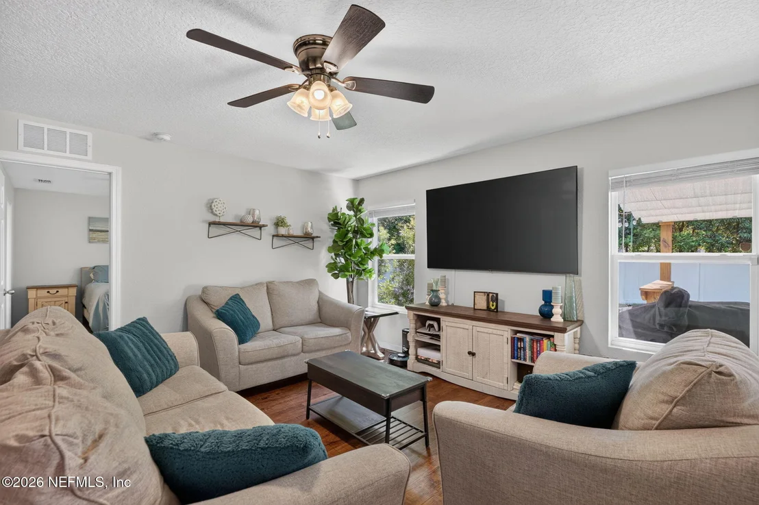 Photo of 6983 LORIS Lane