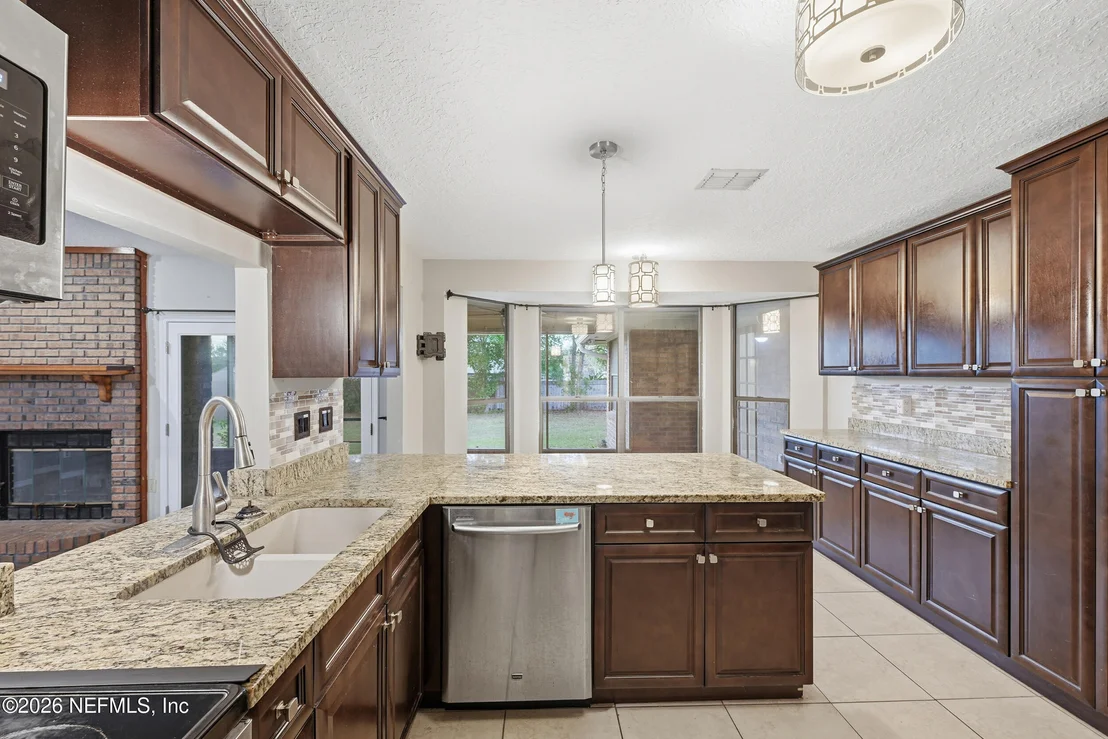Photo of 954 LAKERIDGE Drive