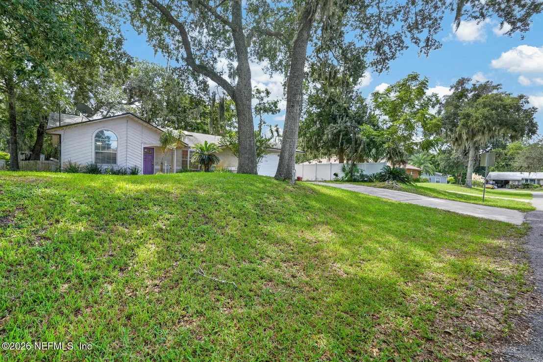 Photo of 108 MOHEGAN Road