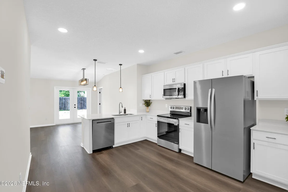 Photo of 126 ROBERTS Boulevard