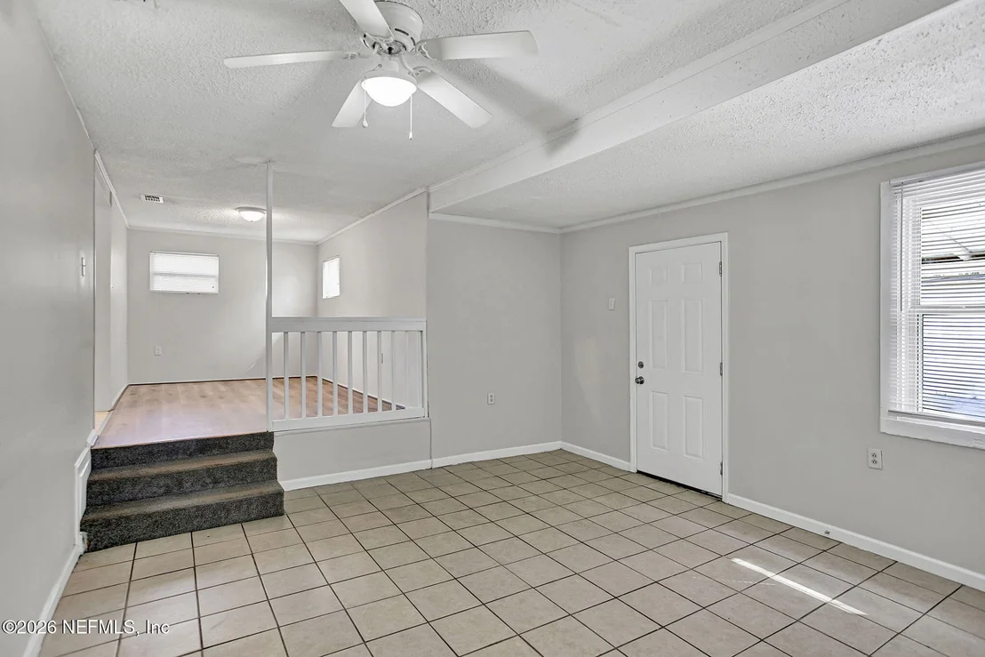Photo of 941 HURON Street