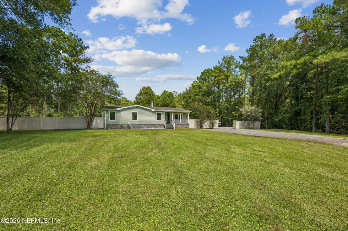 Photo of 35487 QUAIL Road N