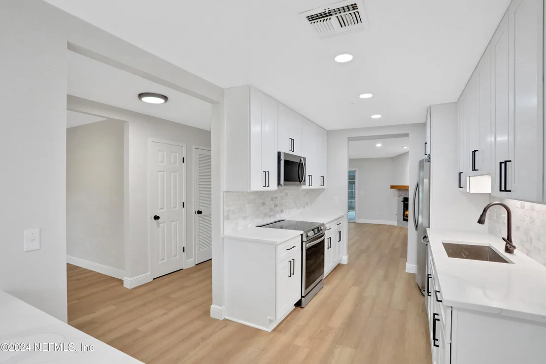 Photo of 4373 APPLE TREE Place