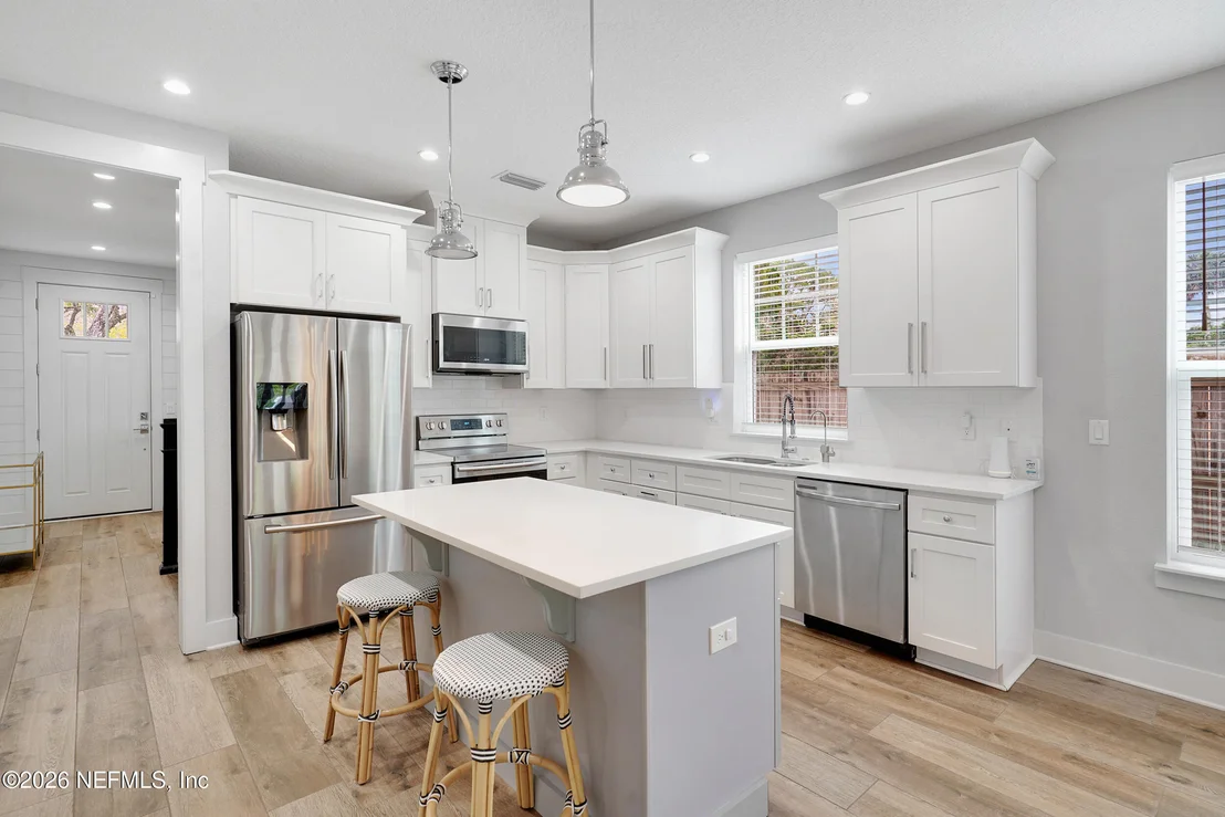 Photo of 5 SOLANO Avenue