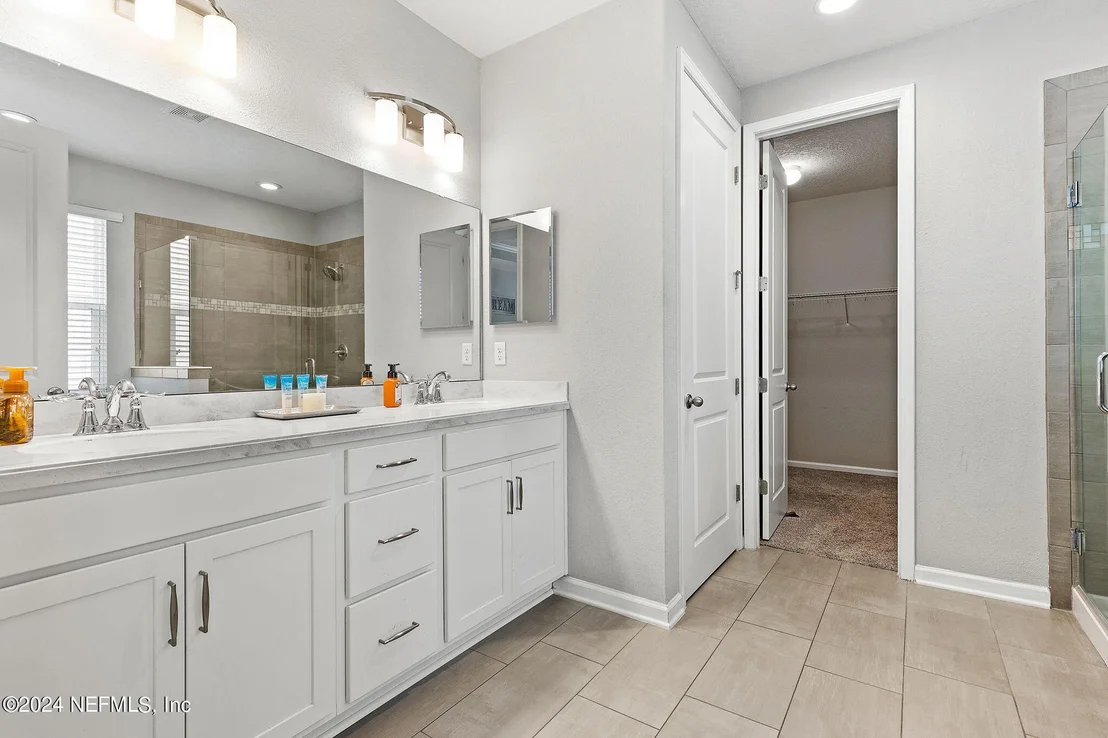 Photo of 387 PALISADE Drive