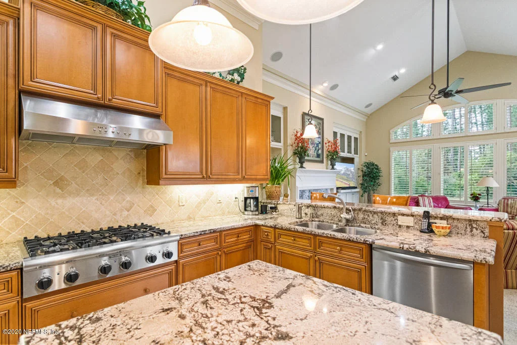 Photo of 413 SUMMERSET Drive