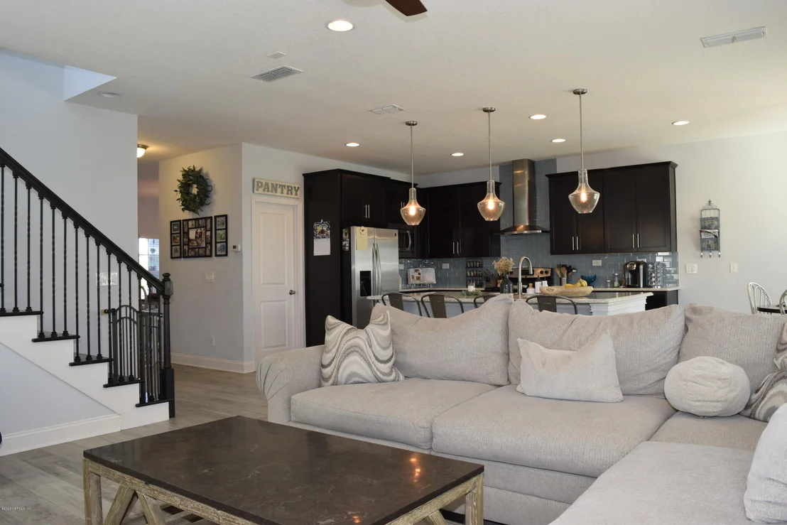 Photo of 35 MERCUTIO Lane