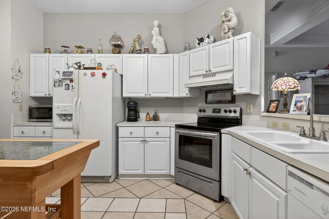 Photo of 9009 NEEDLEPOINT Place