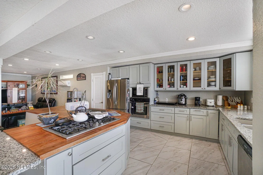 Photo of 6964 RAMOTH Drive